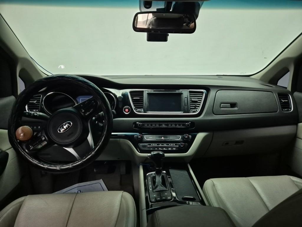 KIA Carnival - Vista 7