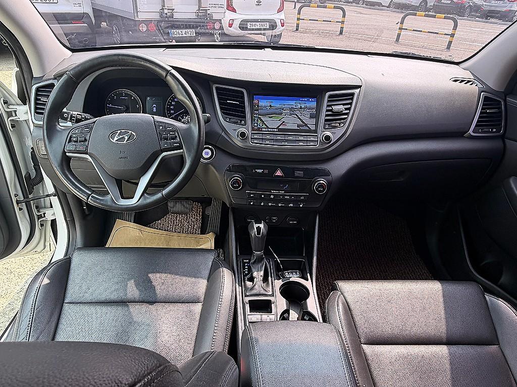 HYUNDAI Tucson - Vista 5