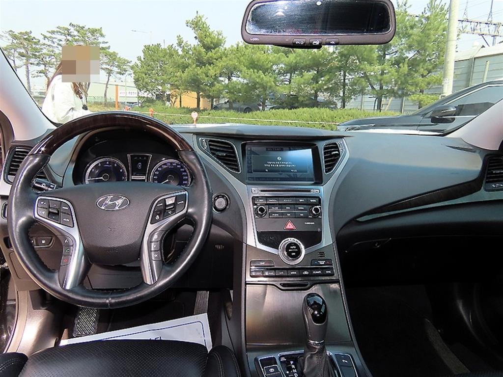 HYUNDAI Grandeur - Vista 7