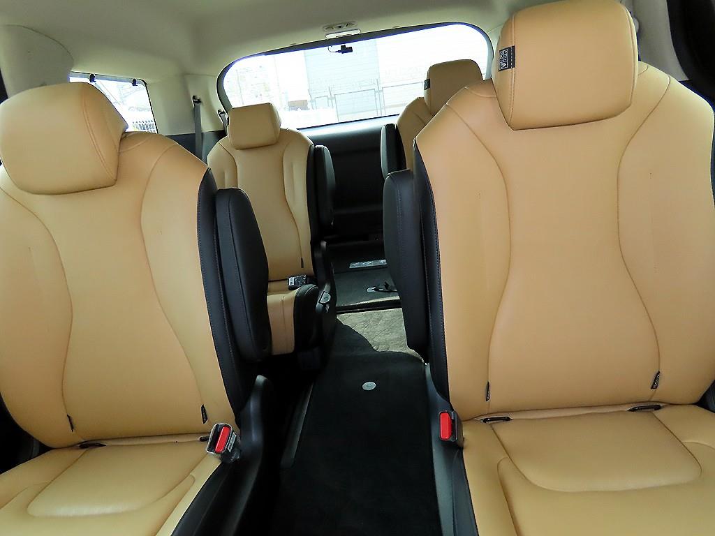 KIA Carnival - Vista 7