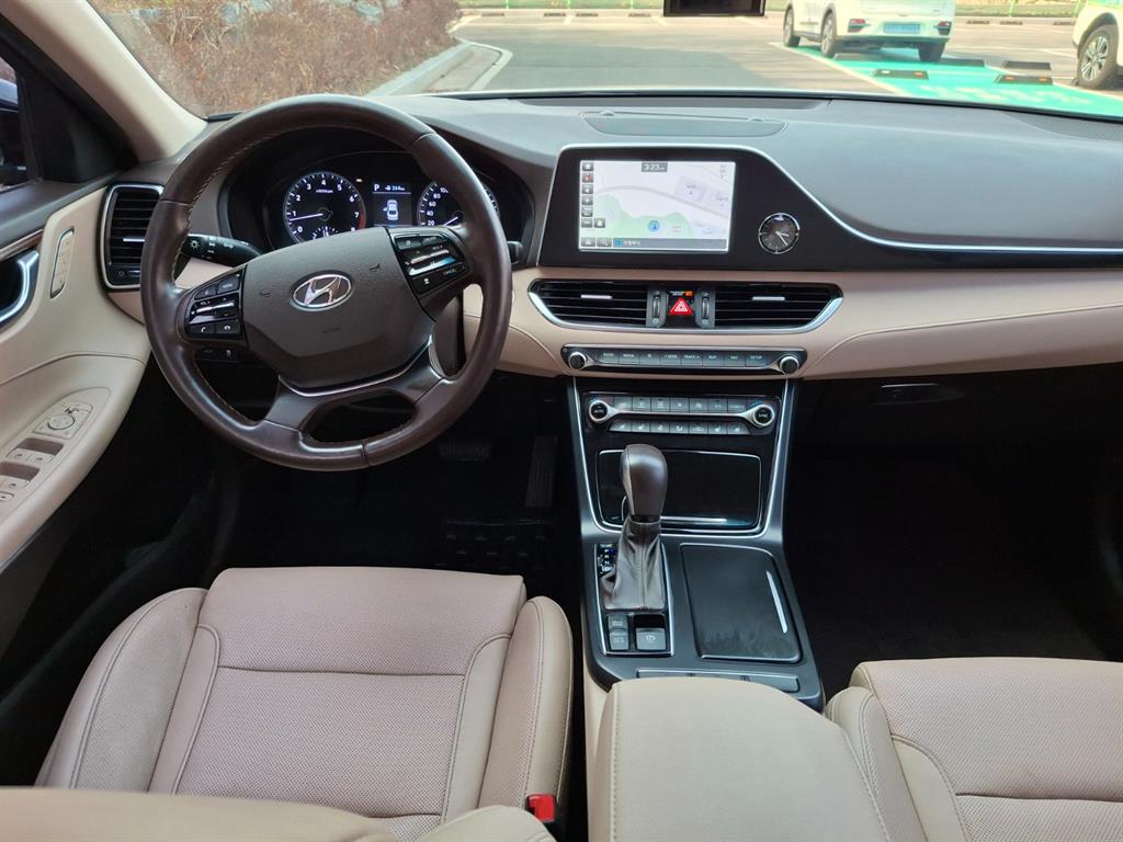 HYUNDAI Grandeur - Vista 12