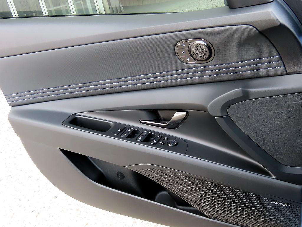 HYUNDAI Avante - Vista 11