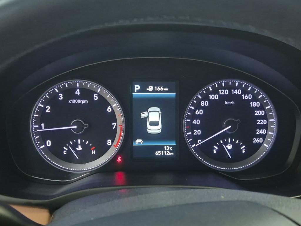 HYUNDAI Grandeur - Vista 6