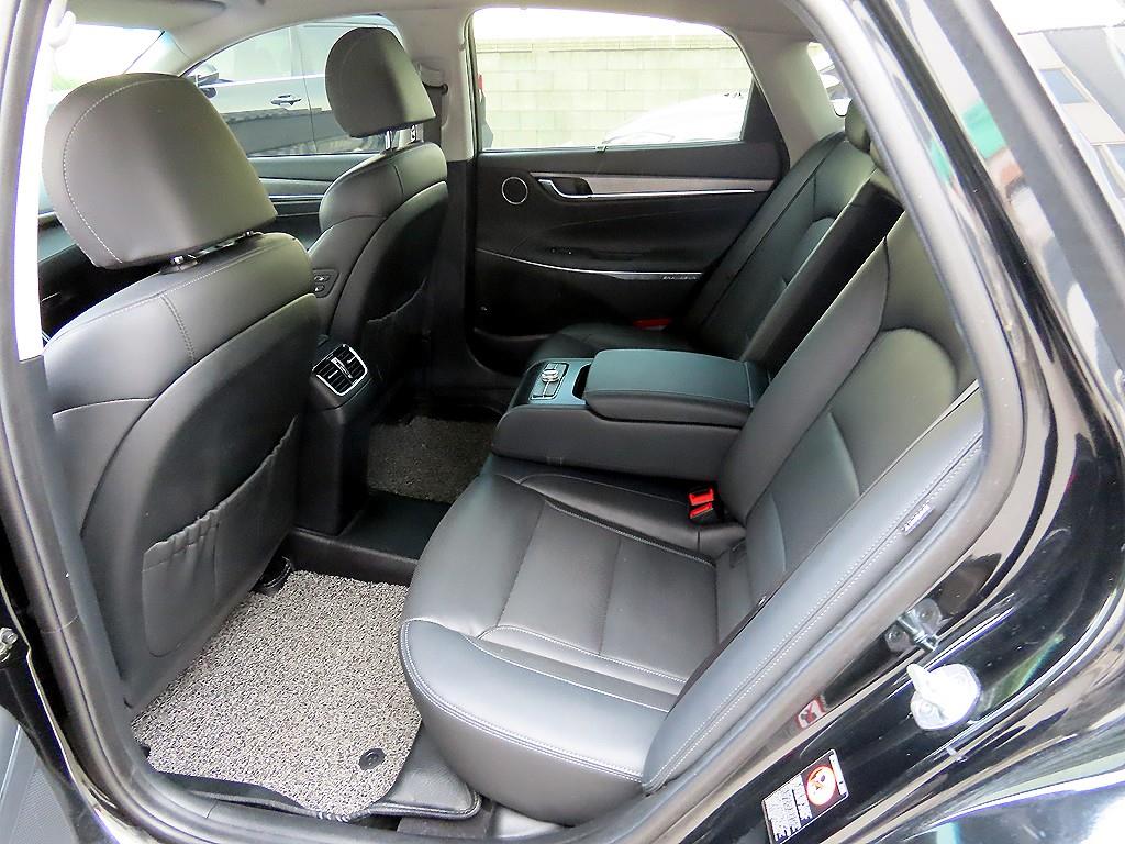 HYUNDAI Grandeur - Vista 6