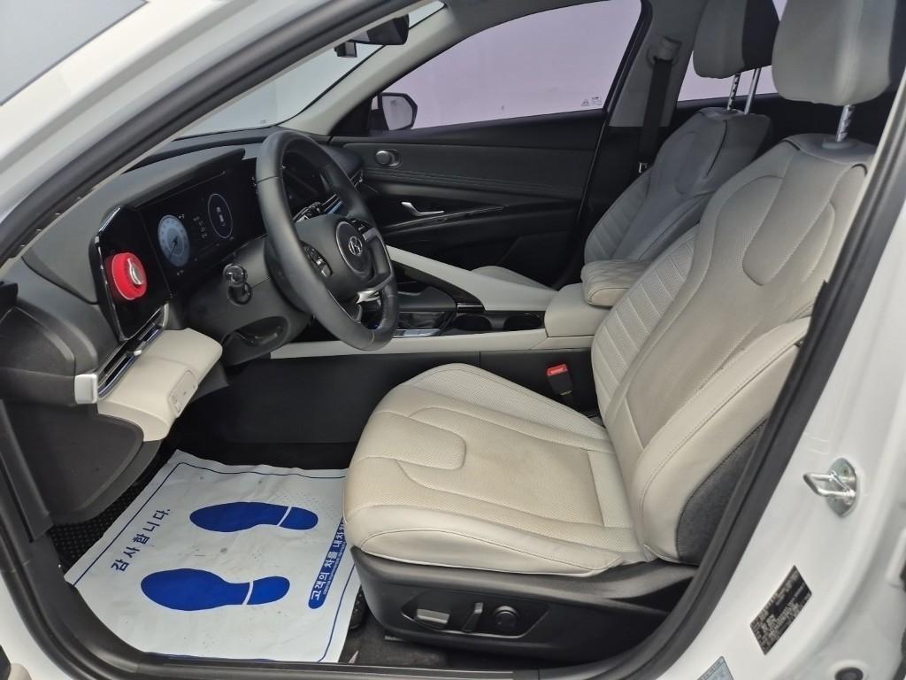 HYUNDAI Avante - Vista 7