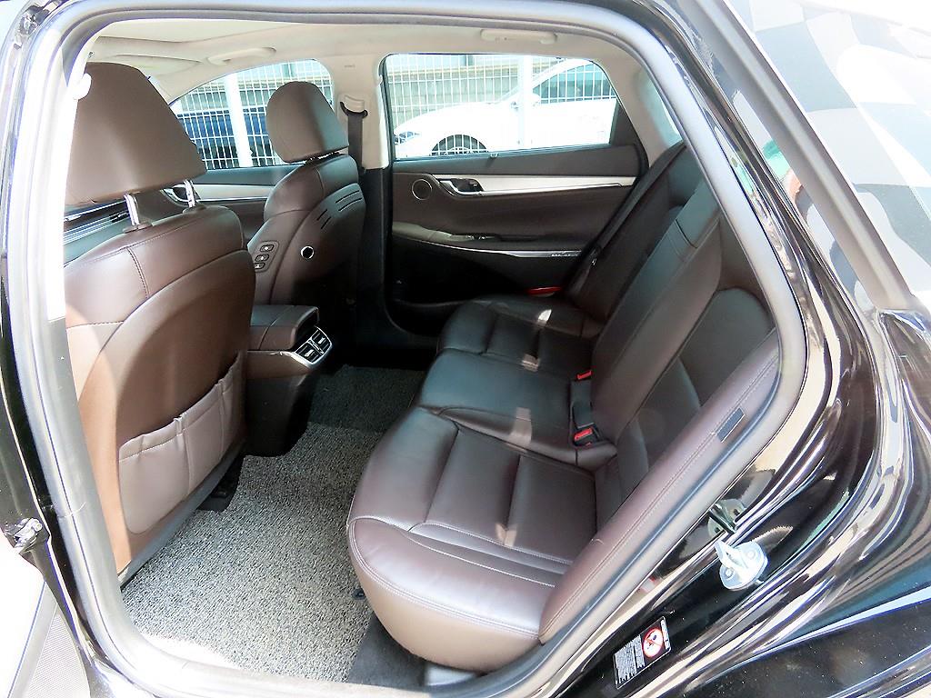 HYUNDAI Grandeur - Vista 6