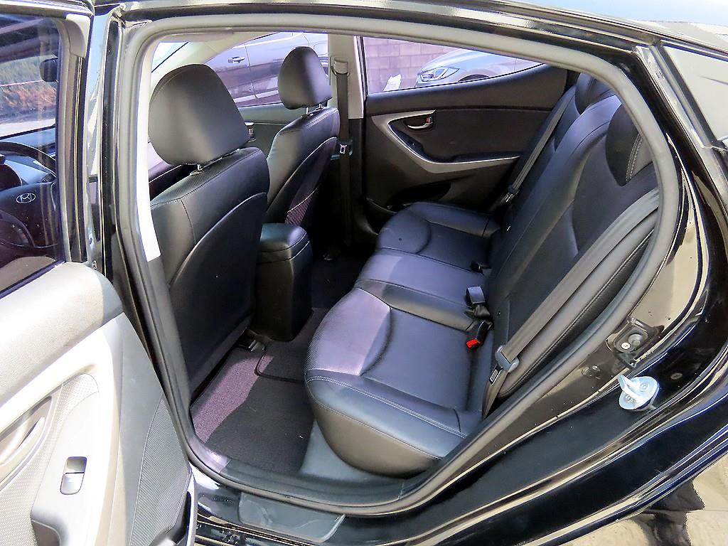 HYUNDAI Avante - Vista 6