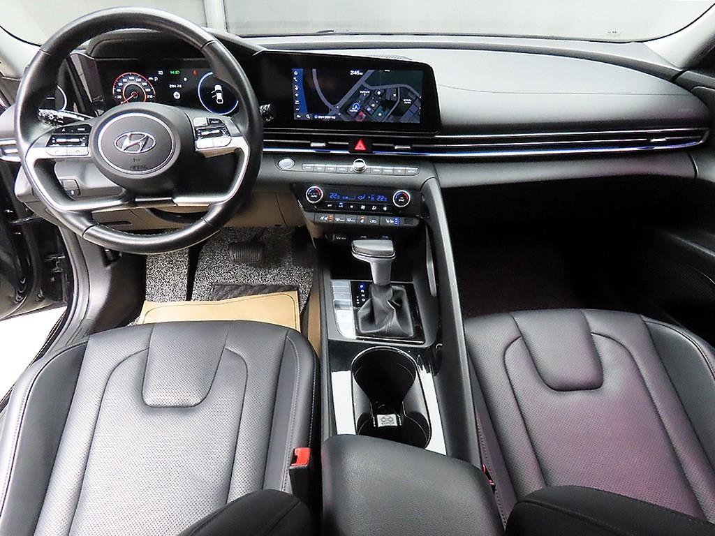 HYUNDAI Avante - Vista 7