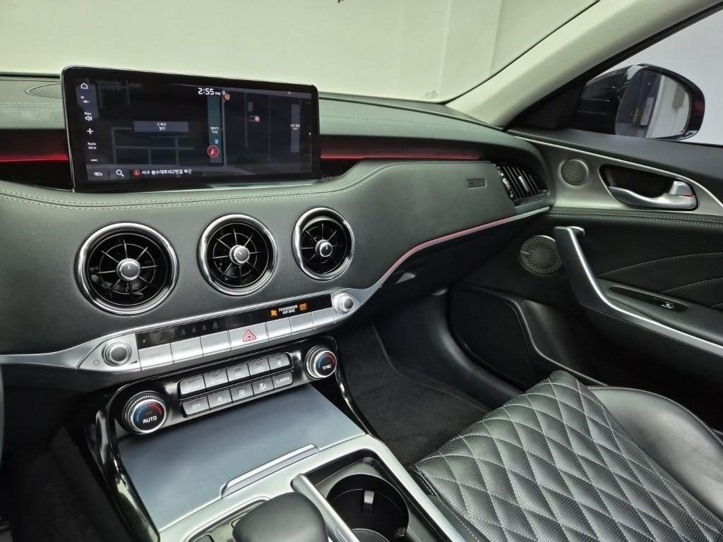 KIA Stinger - Vista 10