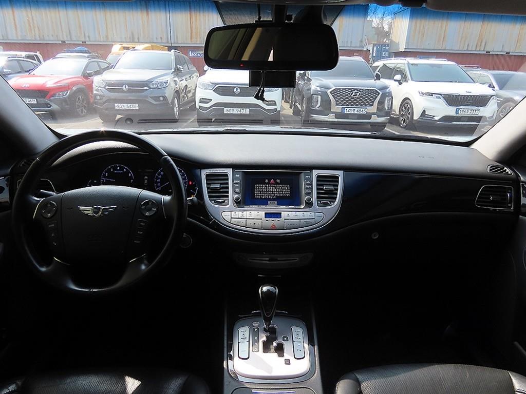 HYUNDAI Genesis - Vista 9