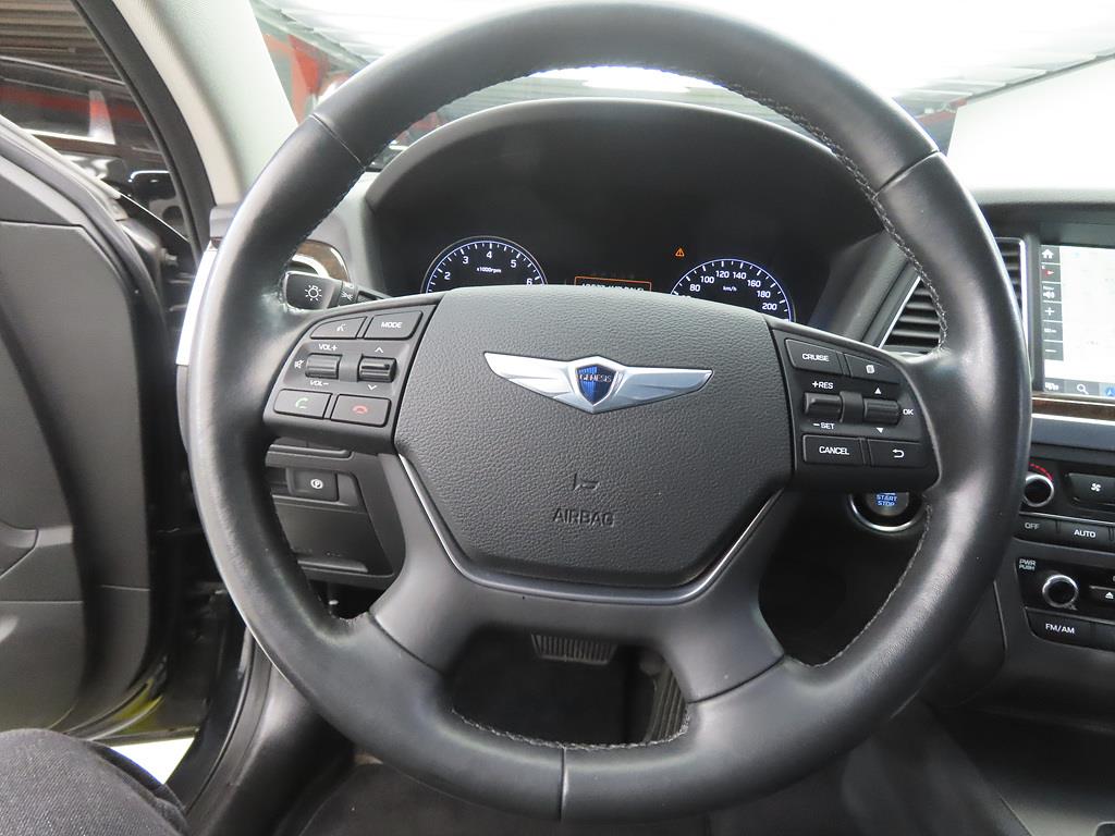HYUNDAI Genesis - Vista 8