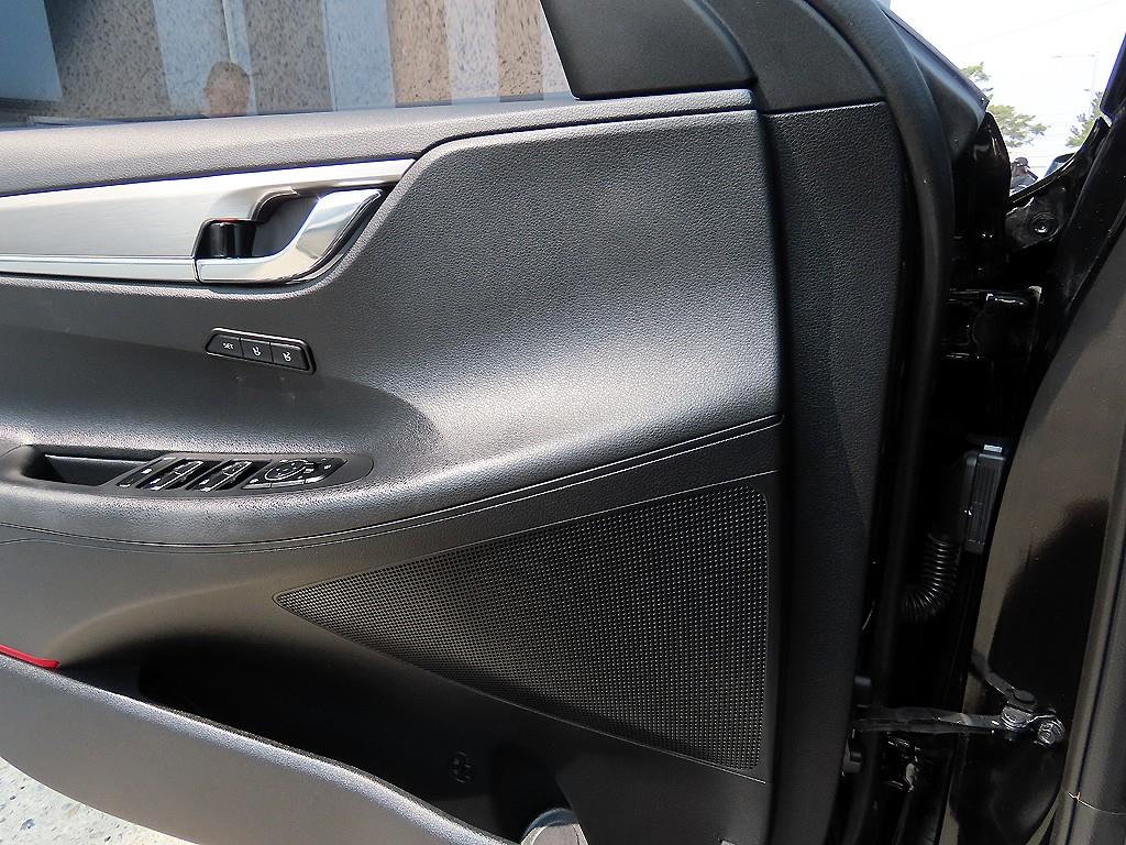 HYUNDAI Grandeur - Vista 11