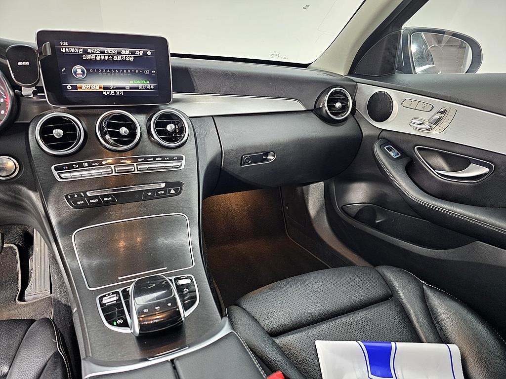 Mercedes Benz C Class - Vista 10