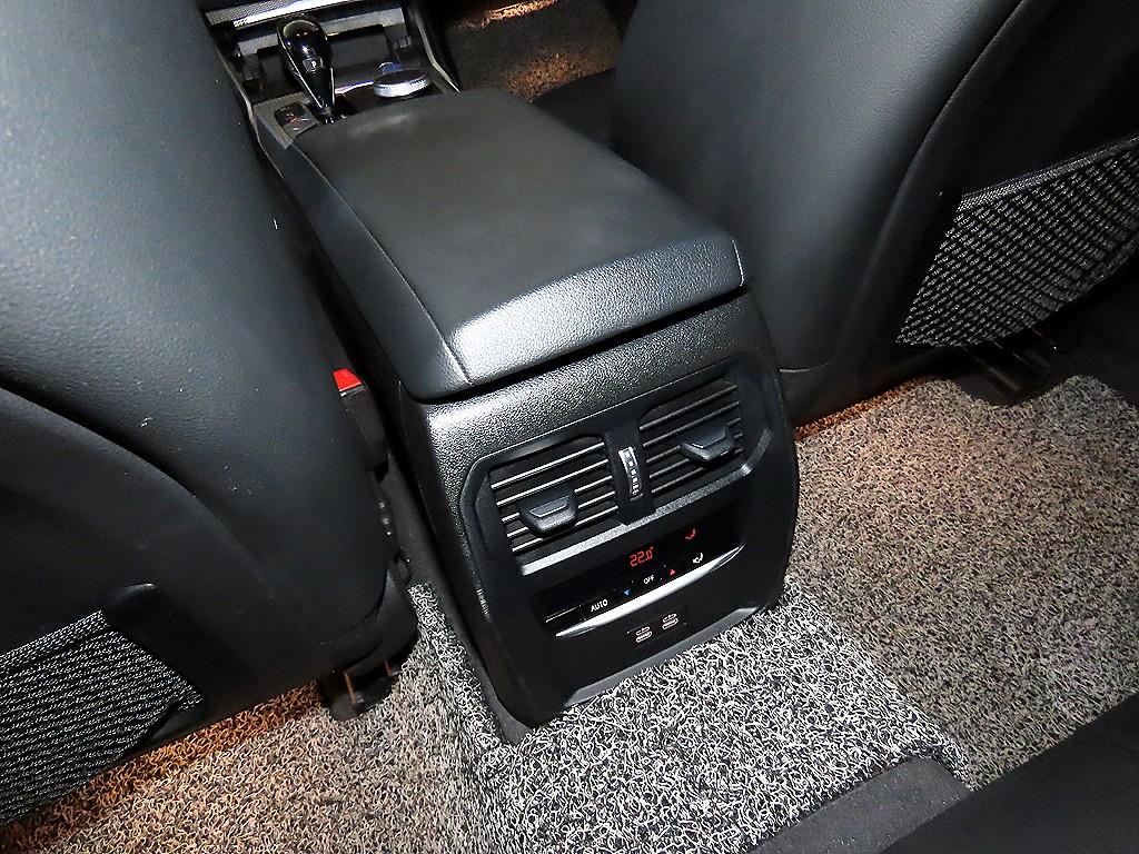 BMW 3 series 2021 Negro - Importación desde Corea - HF Imports Iquique - Foto 17