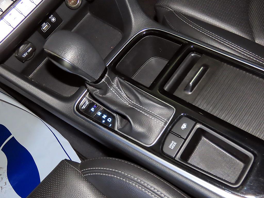 HYUNDAI Sonata - Vista 12