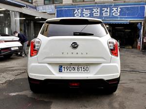 Ssangyong Tivoli - Vista 6