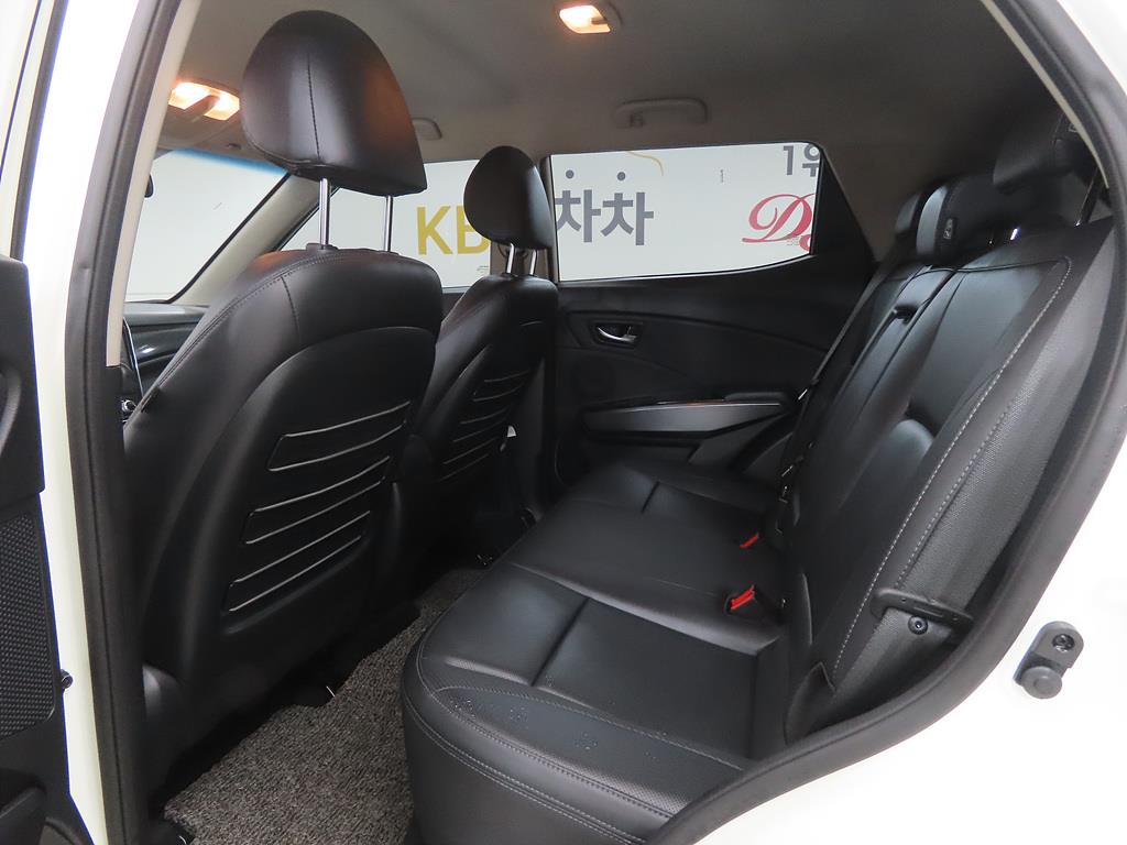 Ssangyong Tivoli - Vista 6