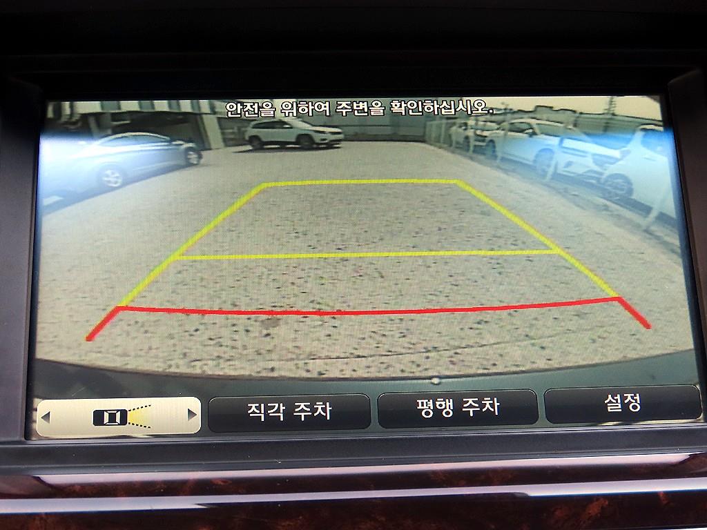 HYUNDAI Genesis - Vista 3