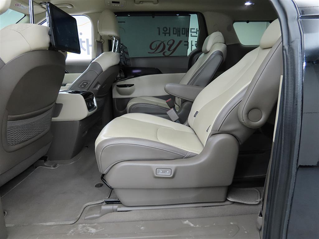 KIA Carnival - Vista 6