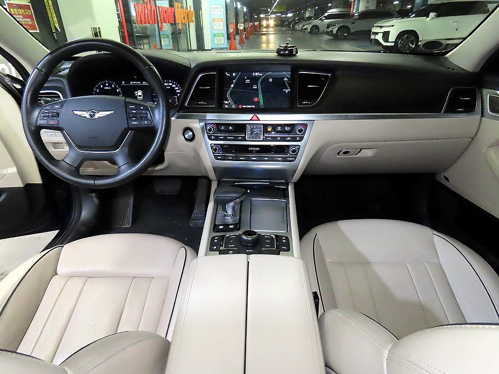 Genesis G80 - Vista 10