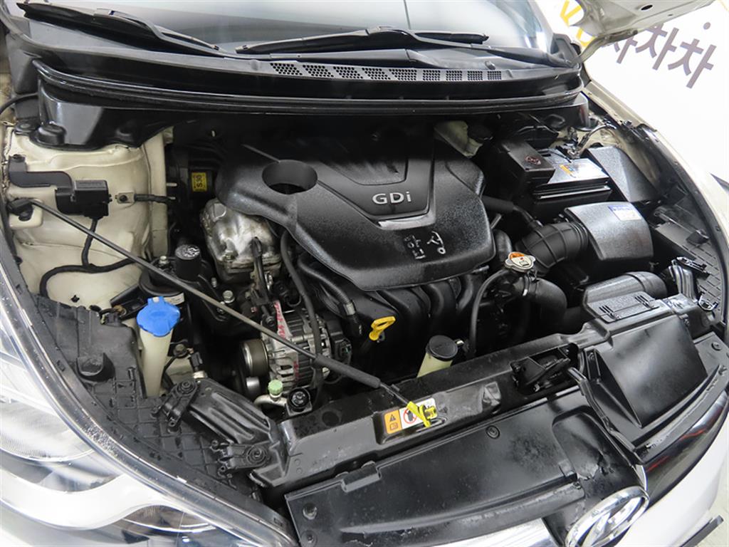 HYUNDAI Avante 2013 Blanco - Importación desde Corea - HF Imports Iquique - Foto 16