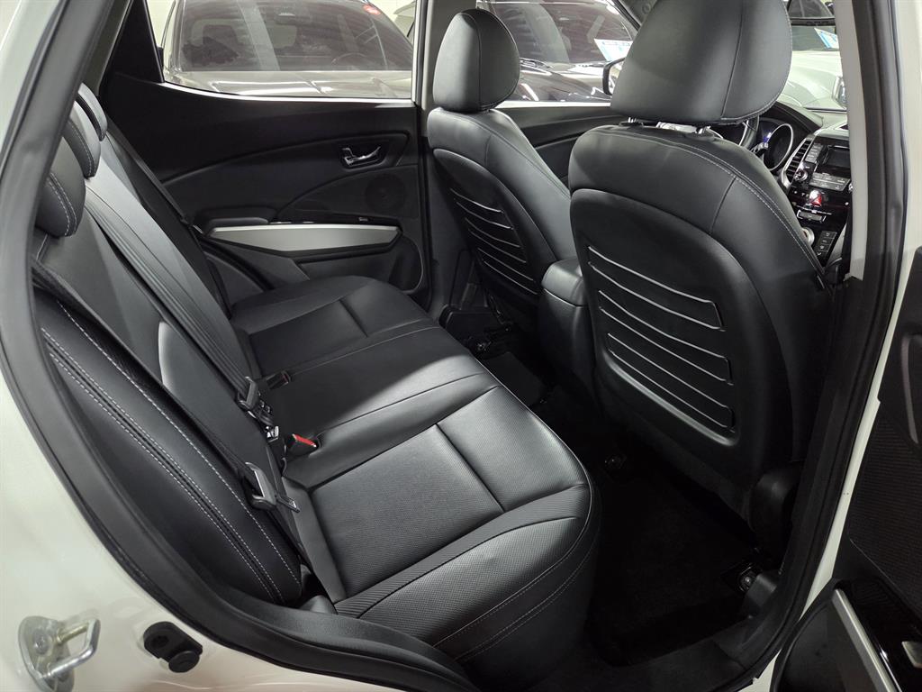 Ssangyong Tivoli - Vista 11