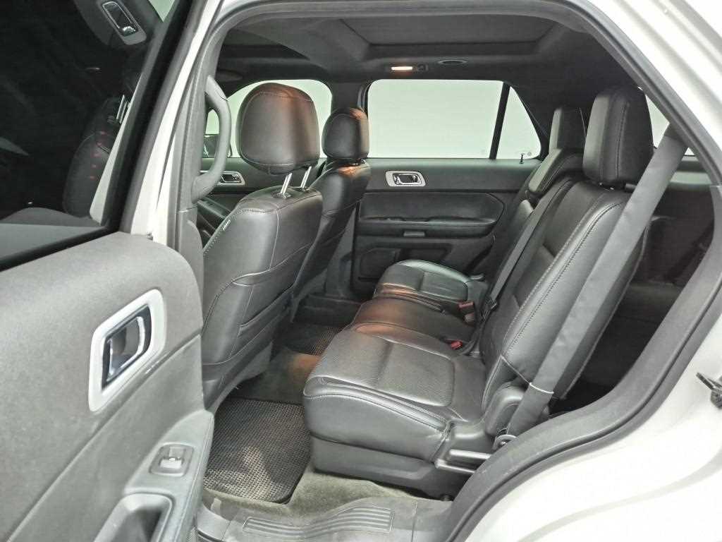 Ford Explorer - Vista 12