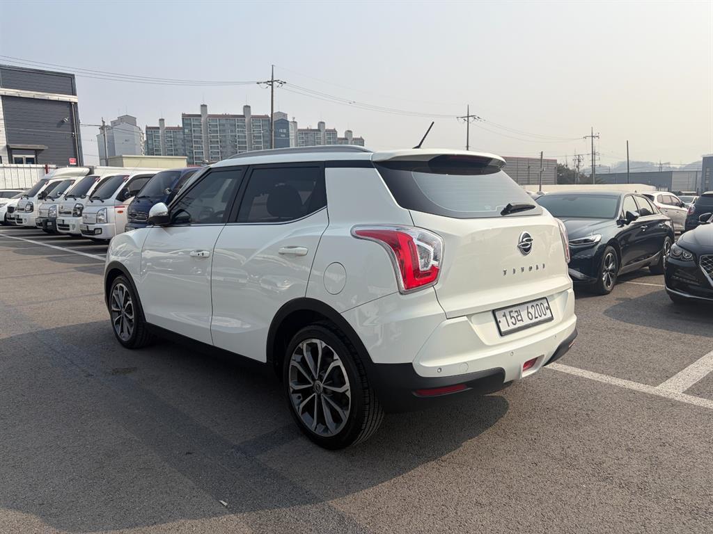 Ssangyong Tivoli - Vista 6