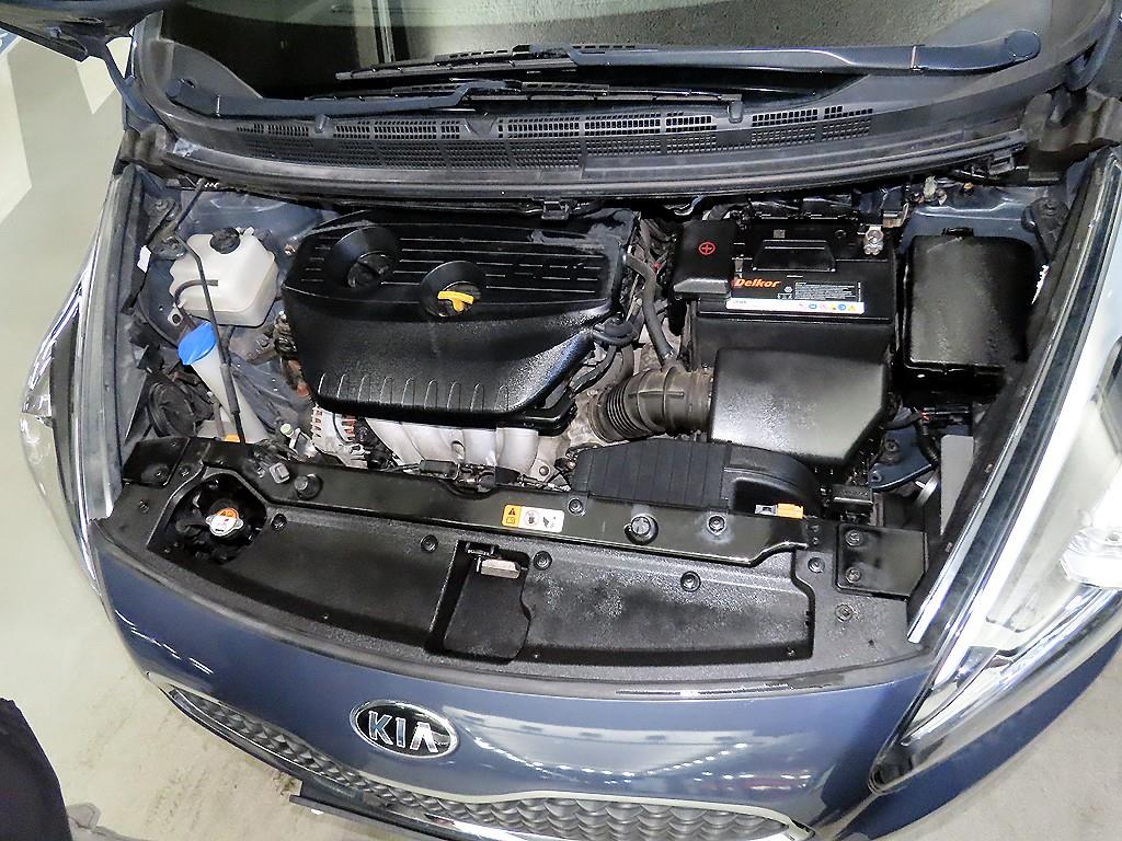 KIA Carens 2014 Gris - Importación desde Corea - HF Imports Iquique - Foto 18
