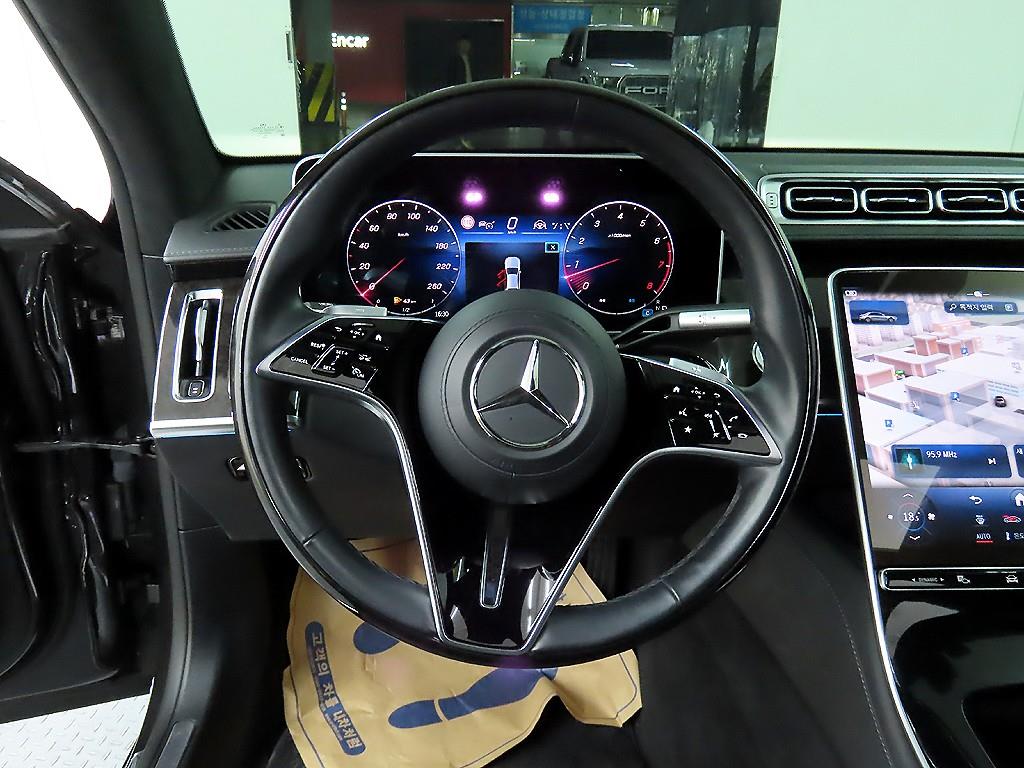 Mercedes Benz S Class - Vista 9