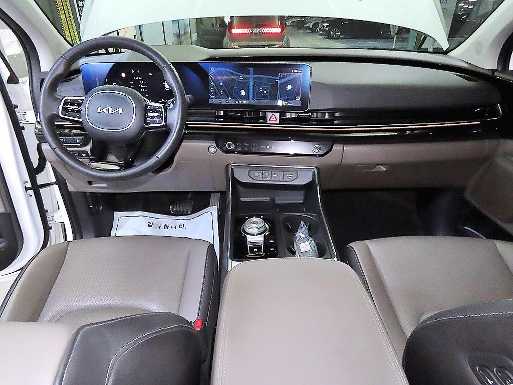 KIA Carnival - Vista 10