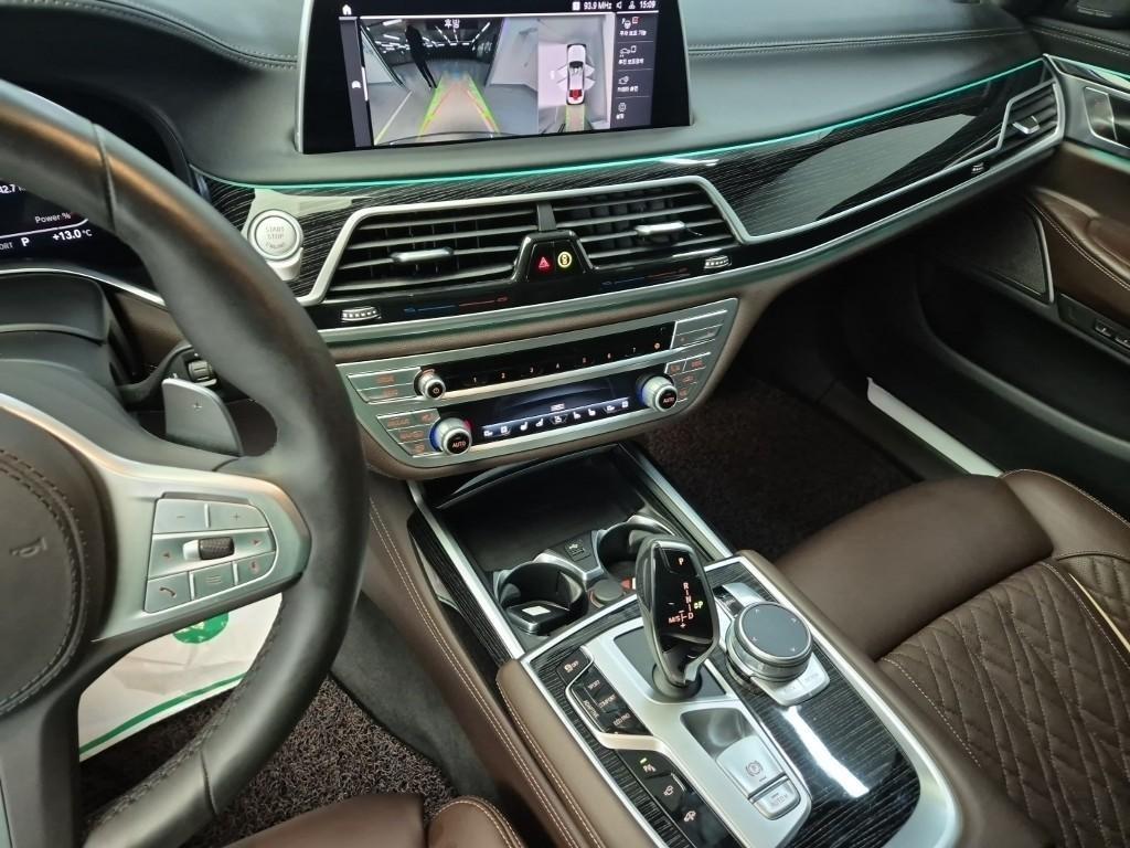 BMW 7 Series - Vista 10