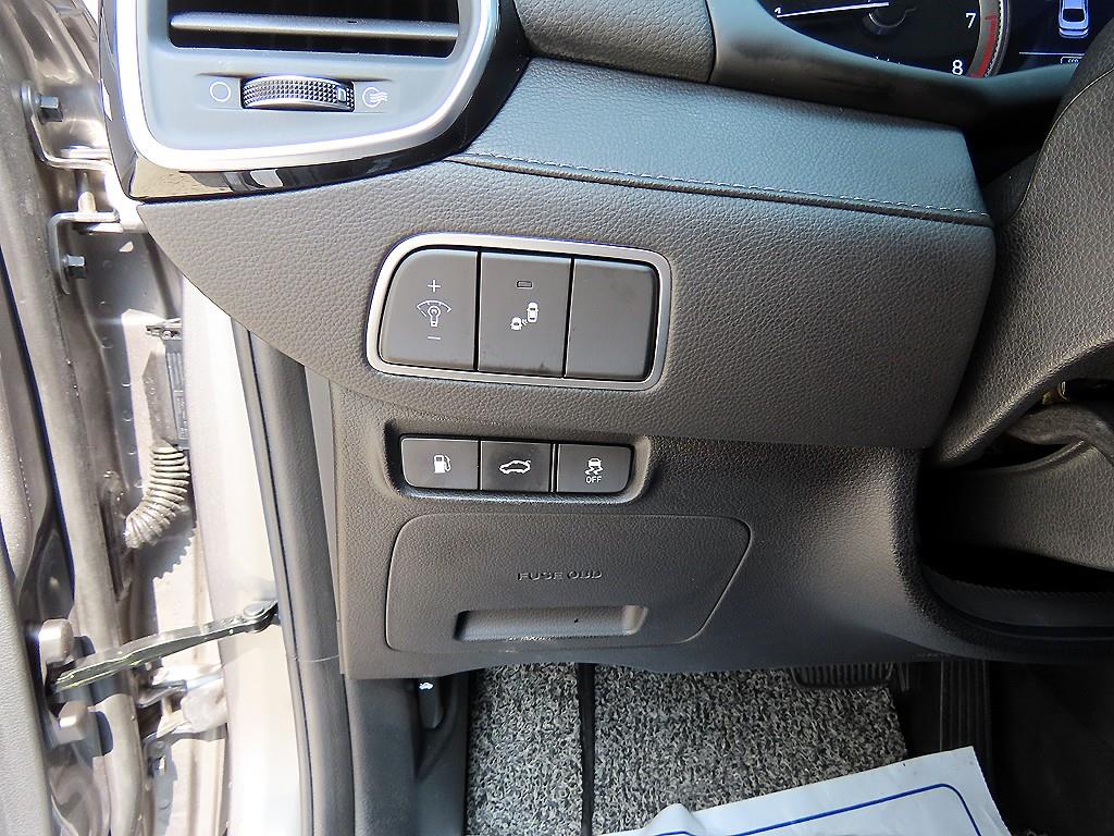 HYUNDAI Grandeur - Vista 12