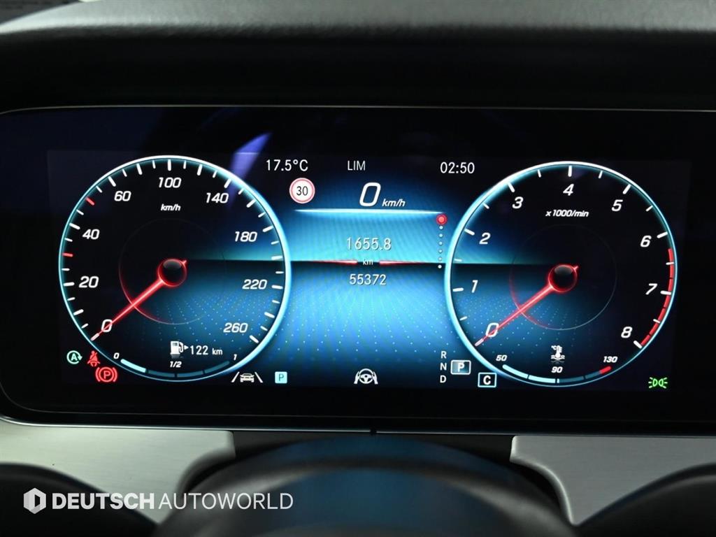 Mercedes Benz E class - Vista 8