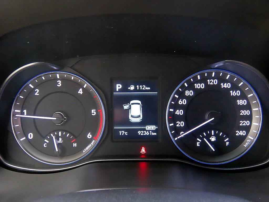 HYUNDAI Kona - Vista 9