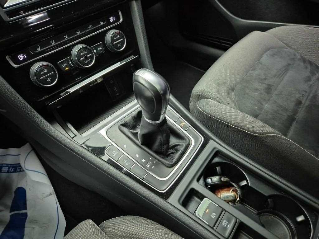 Volkswagen Golf - Vista 8