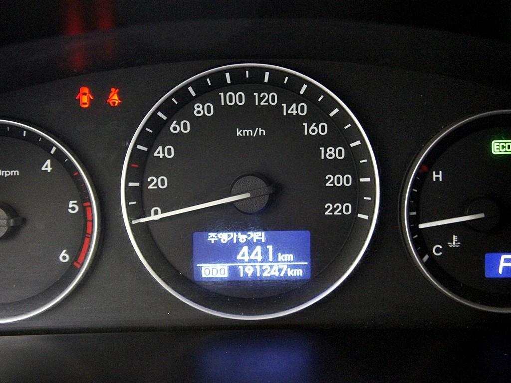 HYUNDAI Starex 2019 Gris - Importación desde Corea - HF Imports Iquique - Foto 9