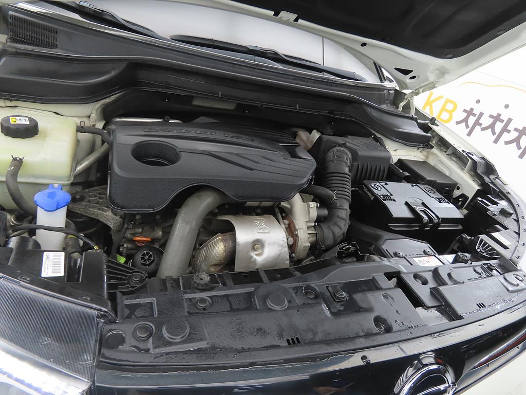 Ssangyong Tivoli 2022 Blanco - Importación desde Corea - HF Imports Iquique - Foto 19