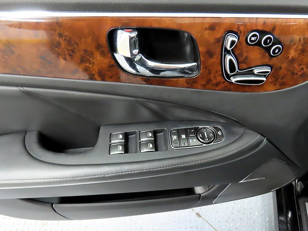 HYUNDAI Equus - Vista 11