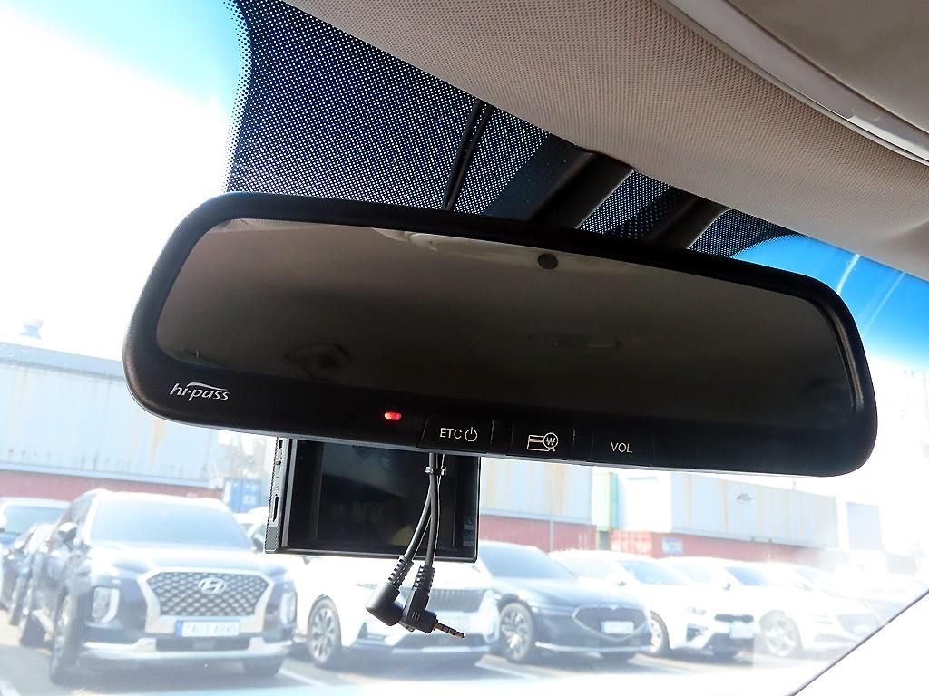 HYUNDAI Genesis - Vista 12