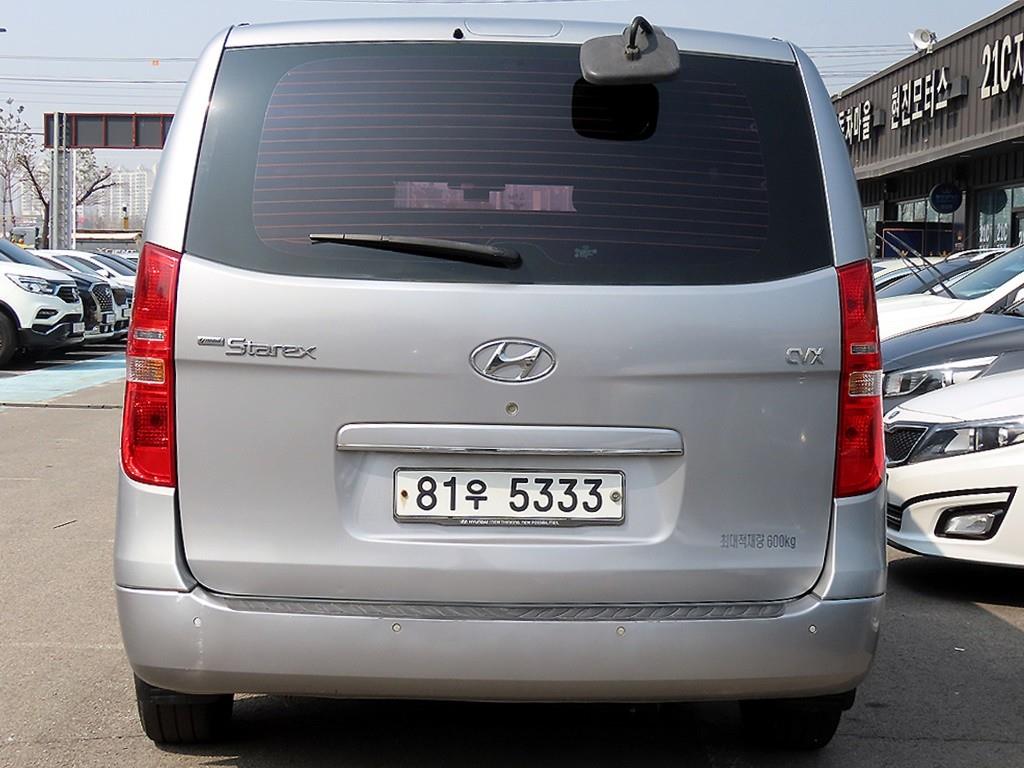 HYUNDAI Starex - Vista 5