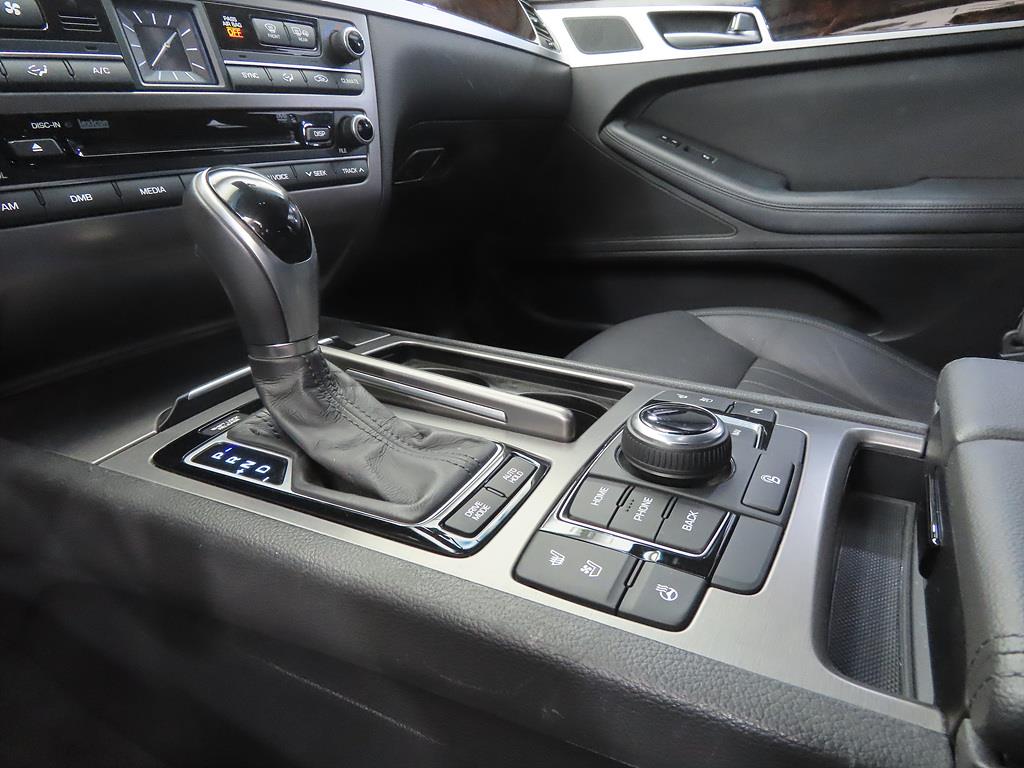 HYUNDAI Genesis - Vista 11