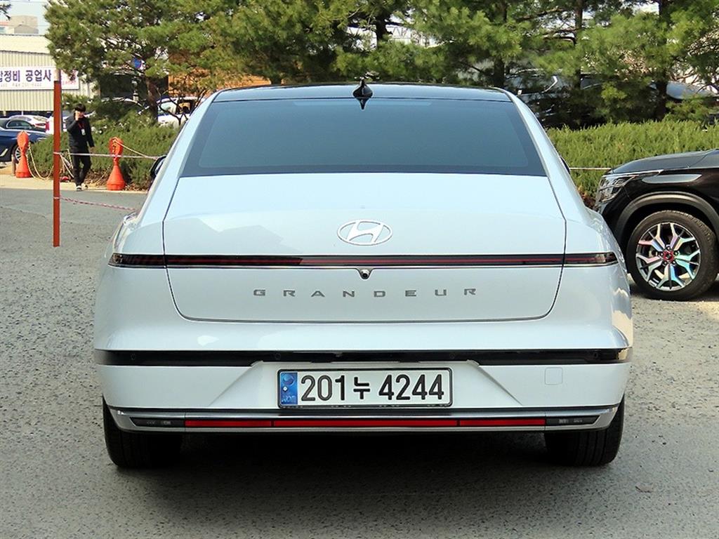 HYUNDAI Grandeur - Vista 4
