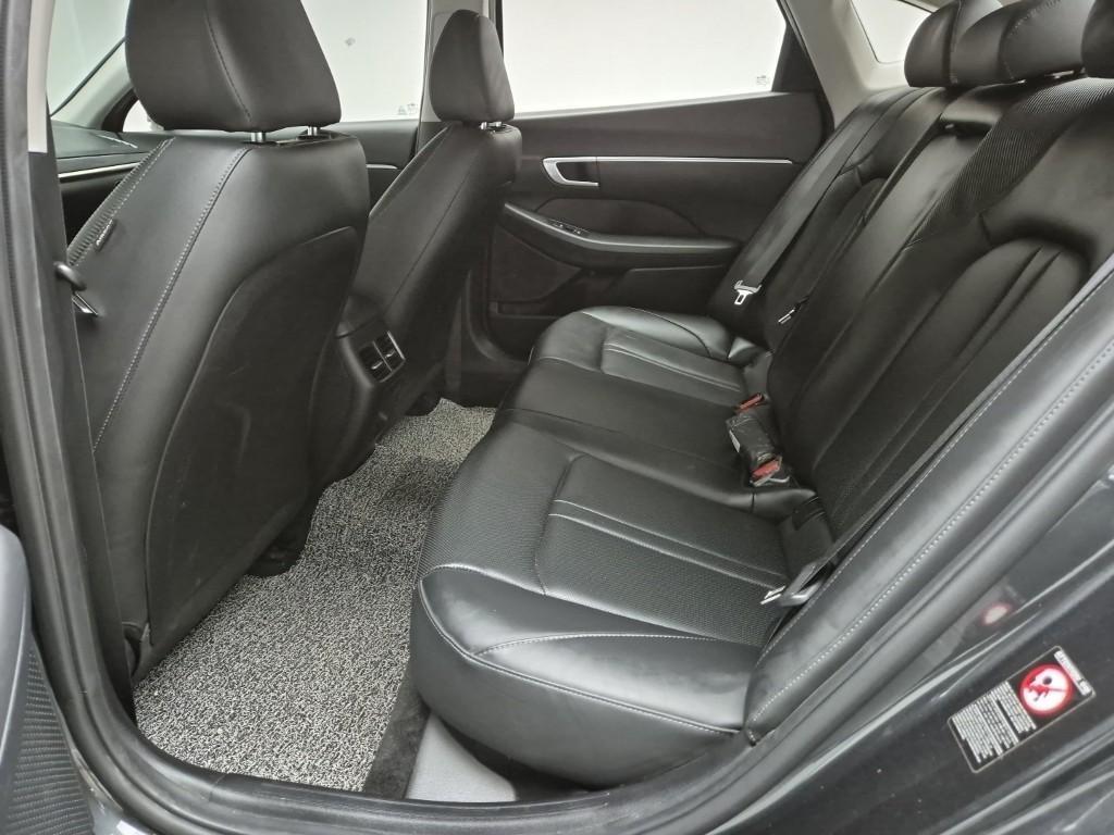 HYUNDAI Sonata - Vista 11