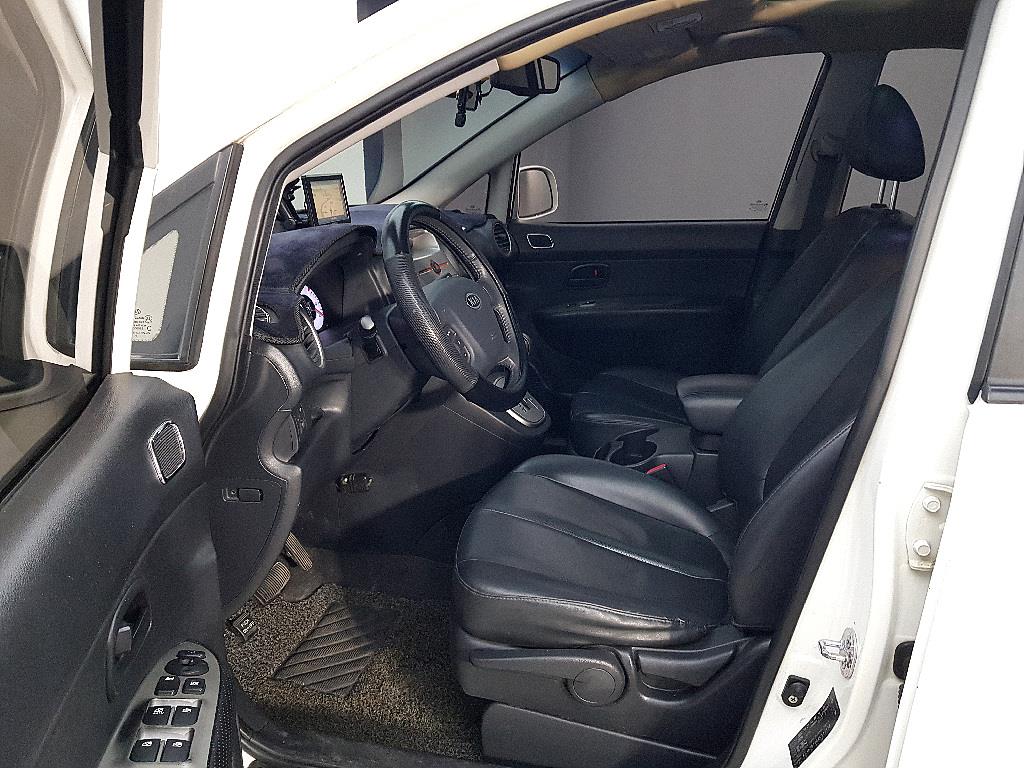 KIA Carens - Vista 7