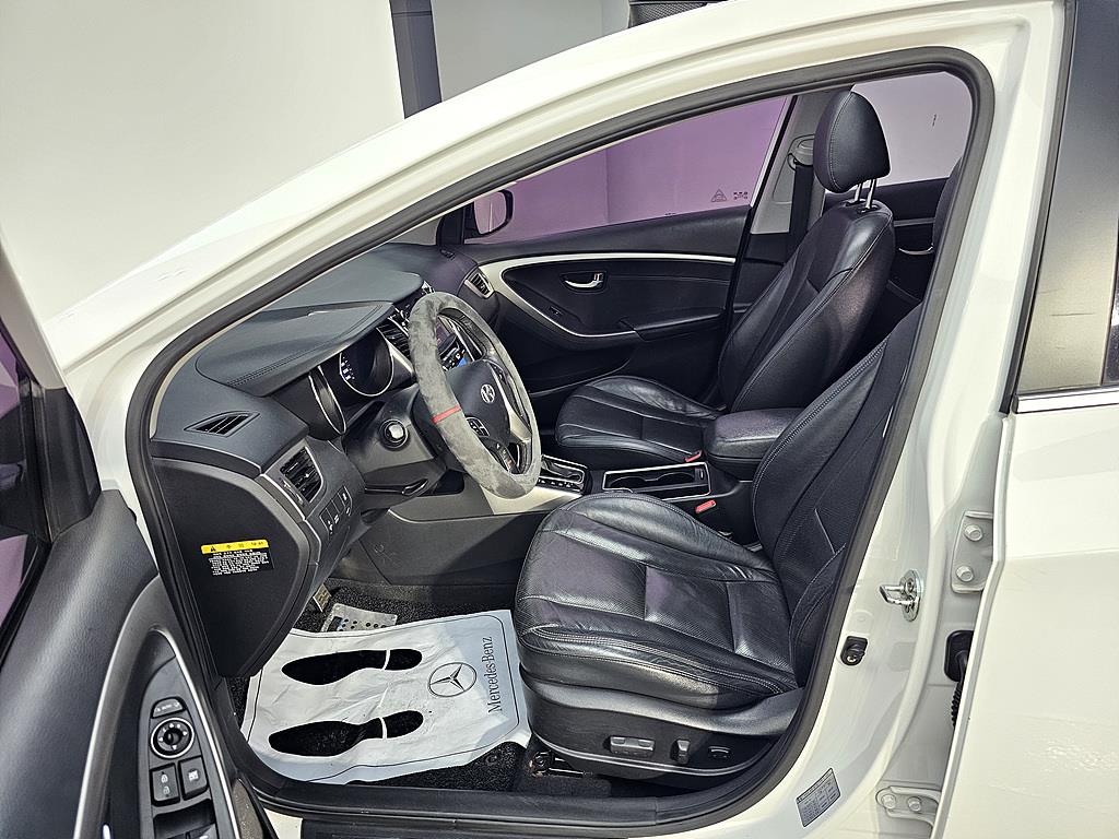 HYUNDAI i30 - Vista 8