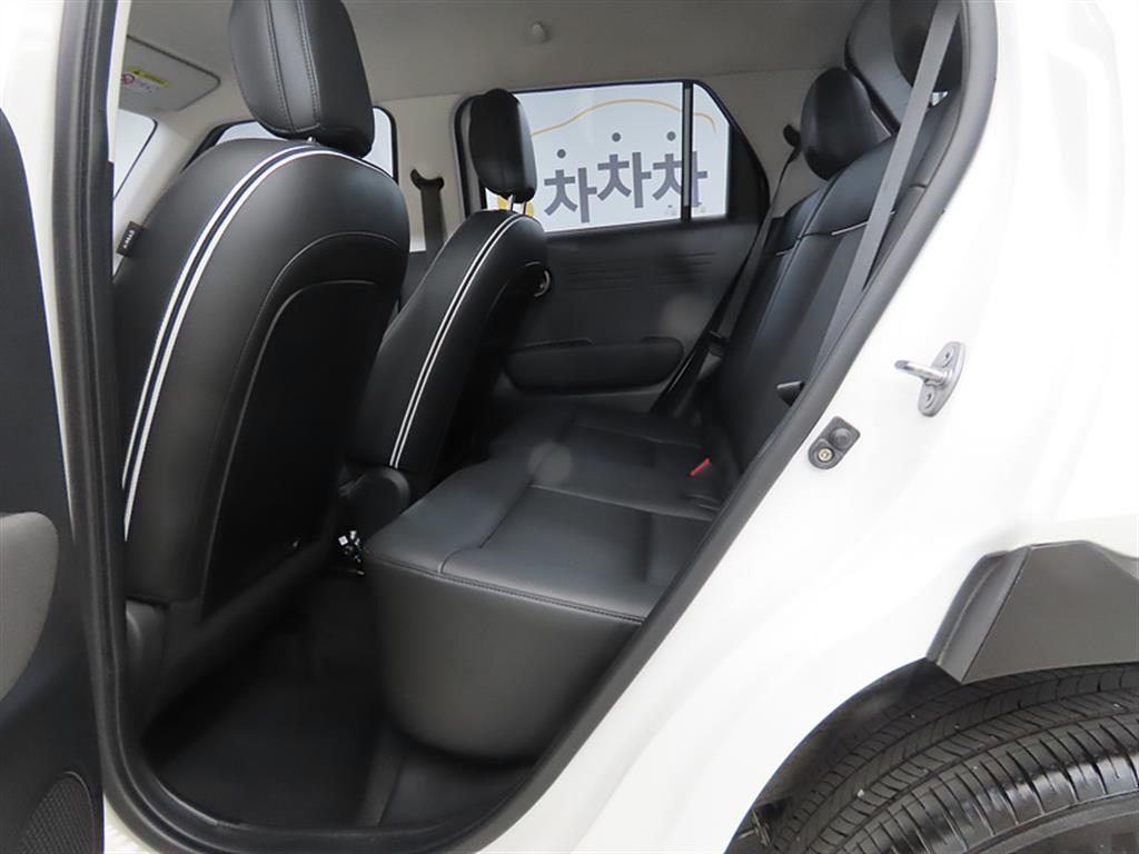 HYUNDAI Casper - Vista 6