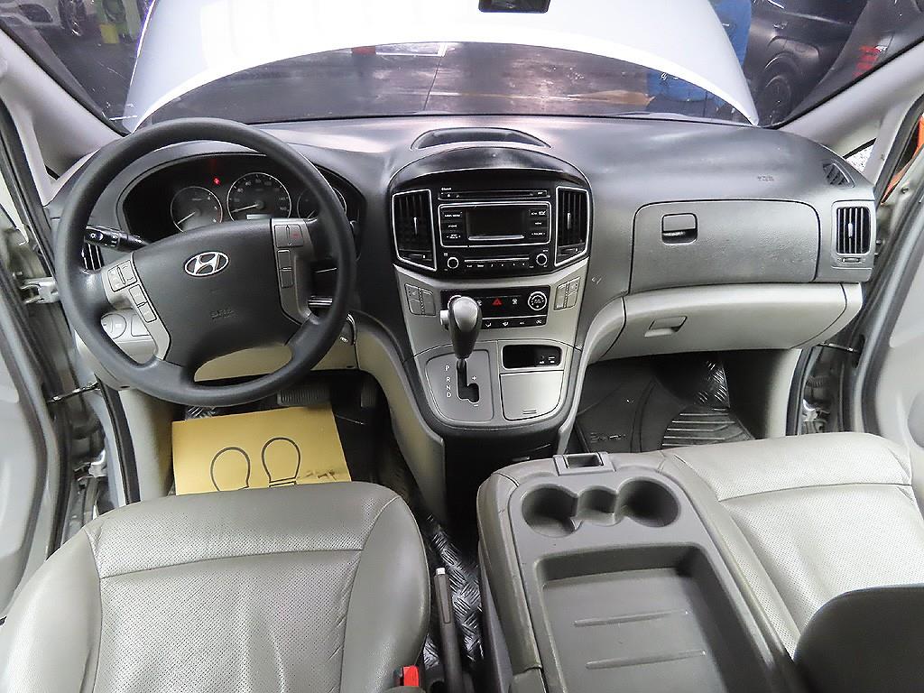 HYUNDAI Starex 2016 Gris - Importación desde Corea - HF Imports Iquique - Foto 13