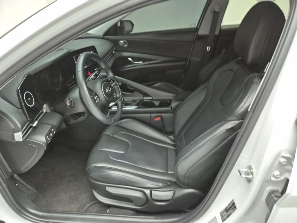 HYUNDAI Avante - Vista 11