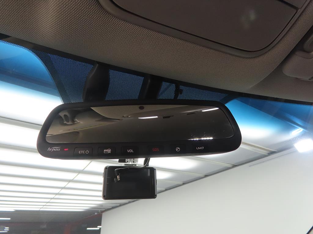 KIA Carnival - Vista 12